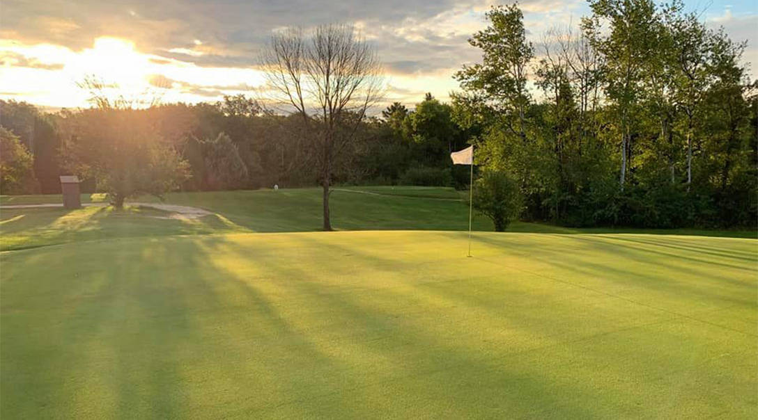 You don’t have to go Fore from Bay Shore Inn for a Good Green