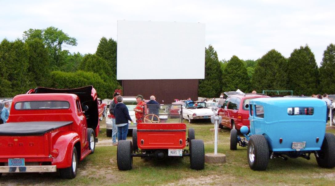 Outdoor movie at Skyway Drive-in Theatre