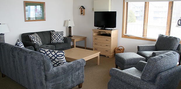 living room cottage - Bay Shore Inn